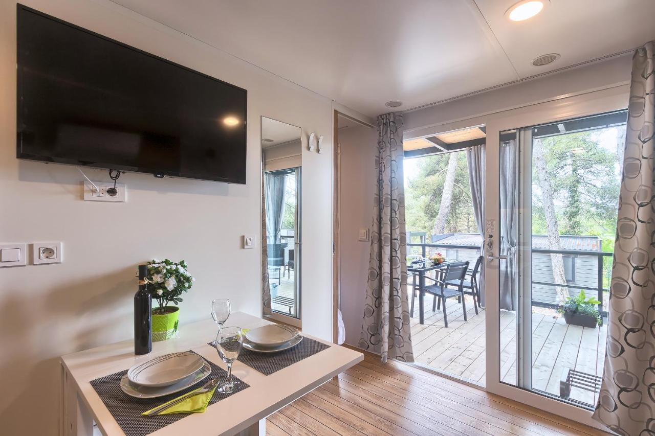Total Escape Mobile Home Nera Camp Porton Biondi Rovinj Exterior foto